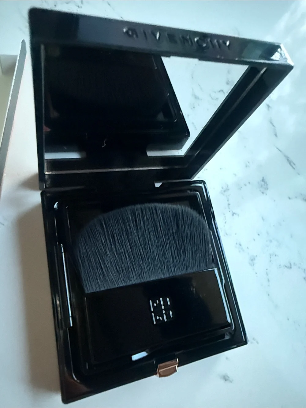 Givenchy Prisme Libre 4-Color Blurring & Sculpting Bronzer Powder Color 001